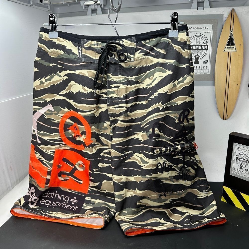 LRG® [Lifted Research Group] Mens TIGER Camo/Orange Logo – Board Shorts